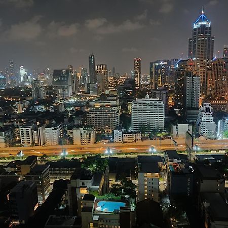 Affordable Serviced Apartments In Nana Omni Tower - Prime Sukhumvit Location Bangkok Buitenkant foto