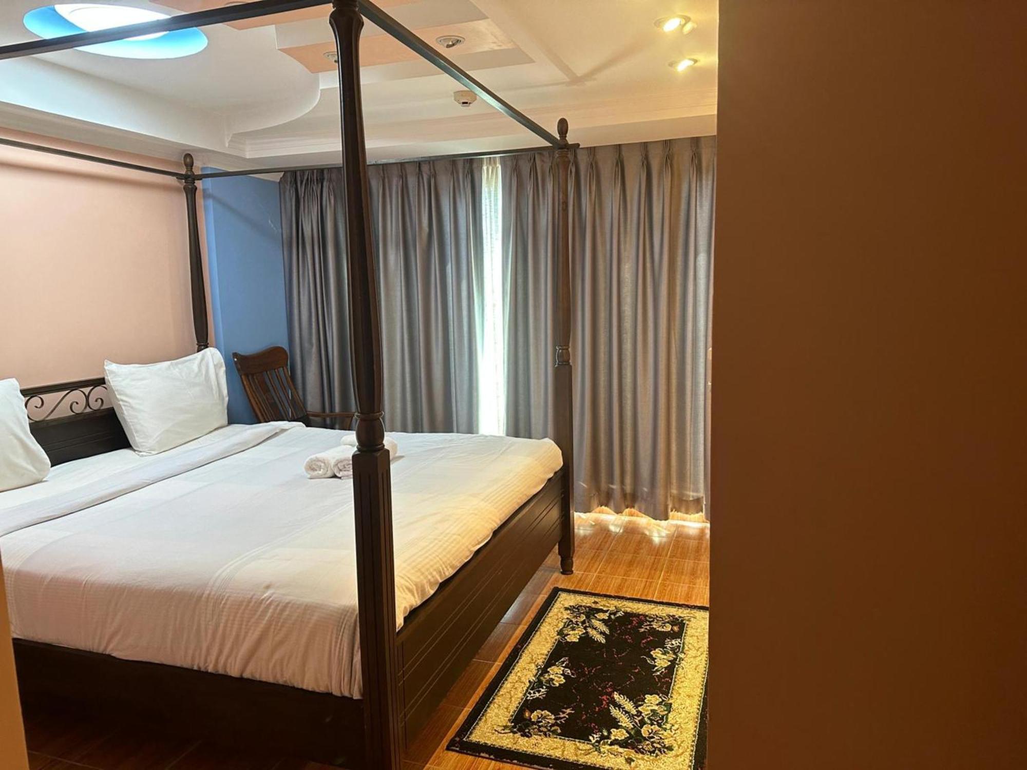 Affordable Serviced Apartments In Nana Omni Tower - Prime Sukhumvit Location Bangkok Buitenkant foto