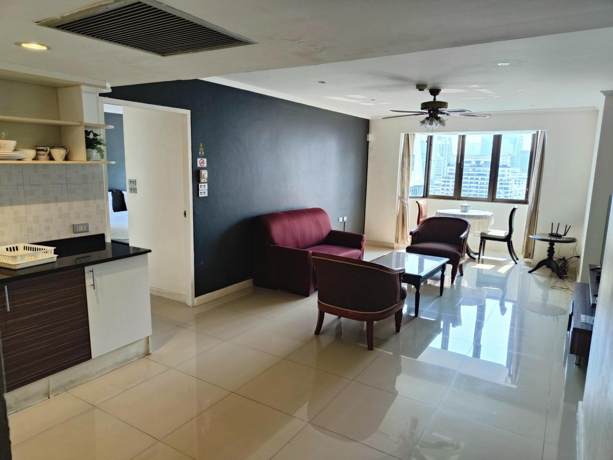 Affordable Serviced Apartments In Nana Omni Tower - Prime Sukhumvit Location Bangkok Buitenkant foto