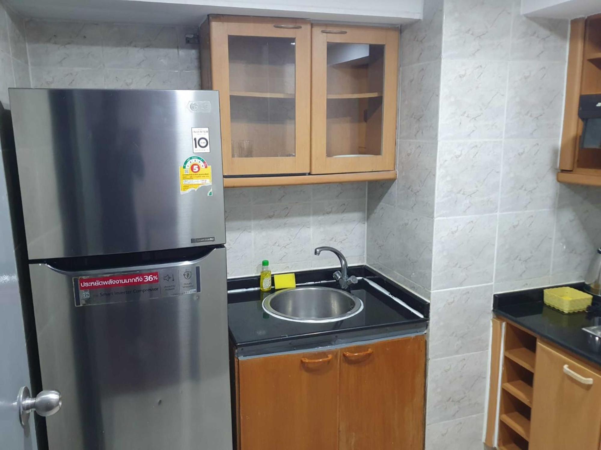 Affordable Serviced Apartments In Nana Omni Tower - Prime Sukhumvit Location Bangkok Buitenkant foto